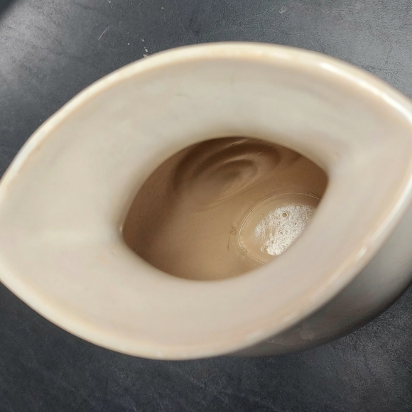 3D Cream Colored Vase Marquise Opening Abstract Circle Design Glossy 12.25" X 8" - Picture 3 of 11